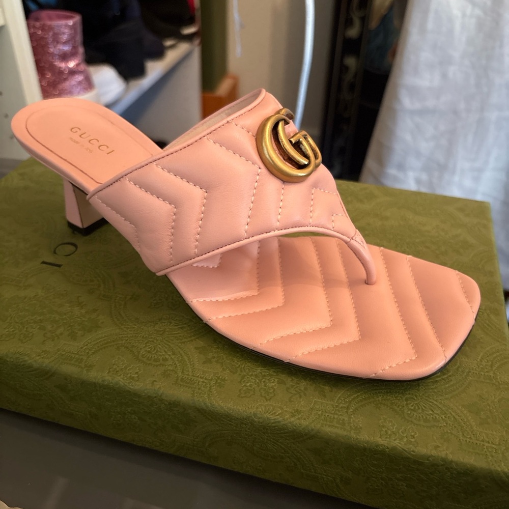 Gucci Pink Chevron Sandals with Gold GG Logo